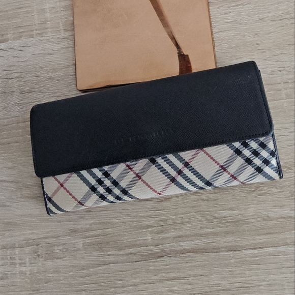 EuC BURBERRY Nova Check Beige Canvas Long Wallet - Picture 7 of 7